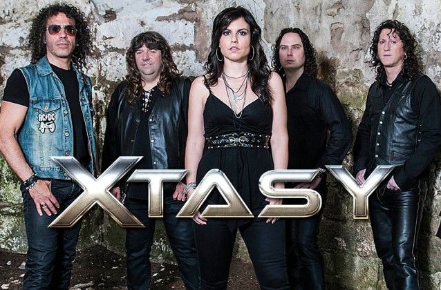 Xtasy banda 01